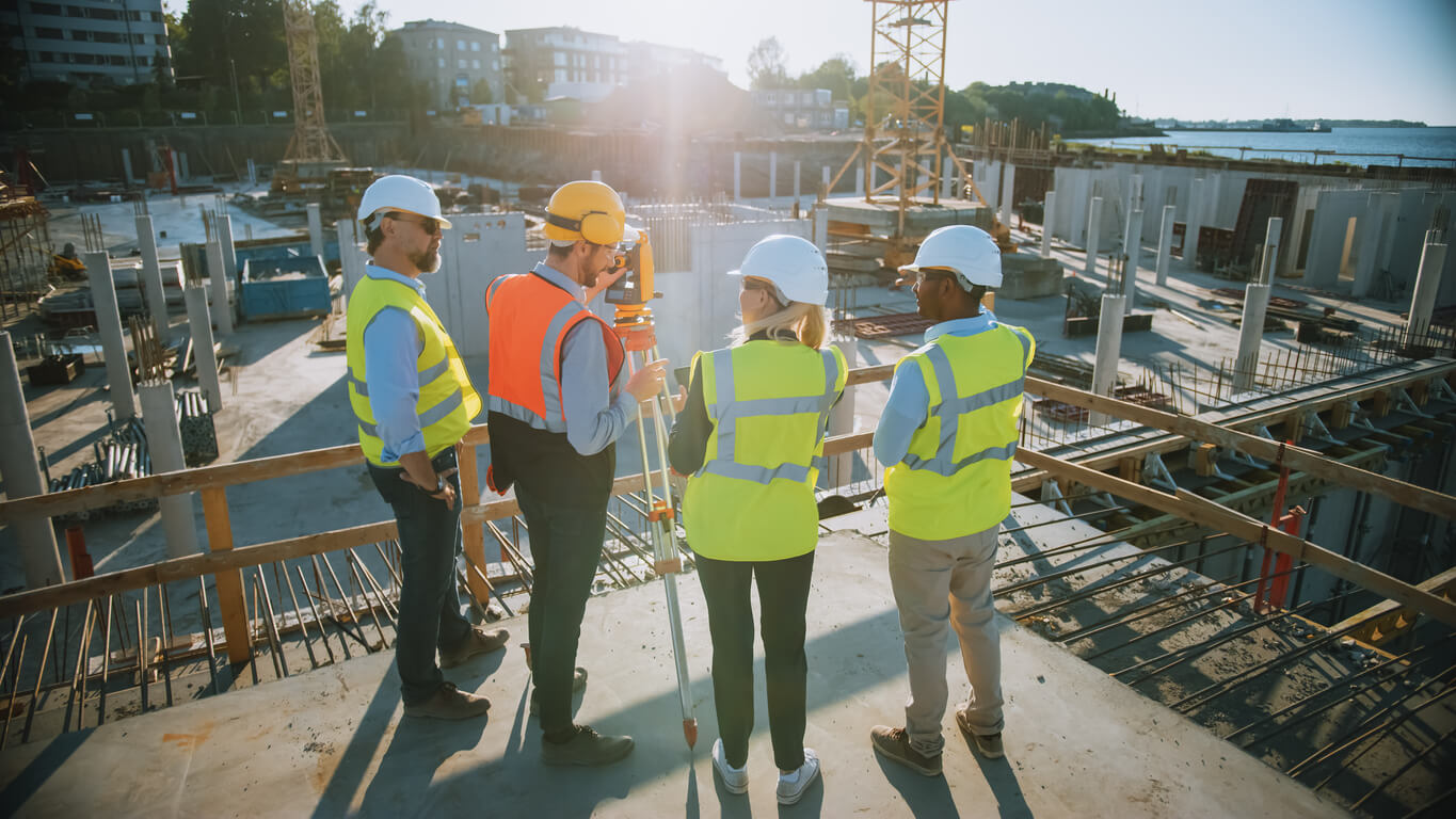 group-of-builders